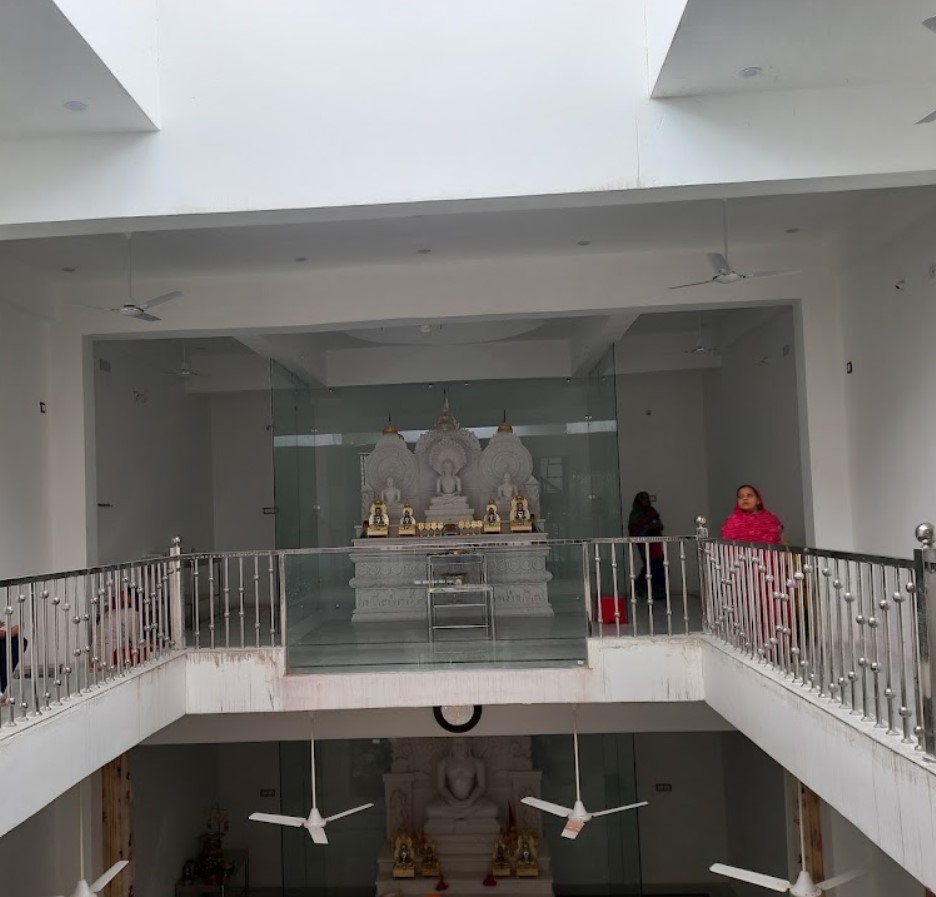 Shri 1008 Adinath Jinalaya Digamber Jain Panchayati Mandir, Shanti Nagar Colony, Civil Line, Tikamgarh (M.P.) thumbnail 2