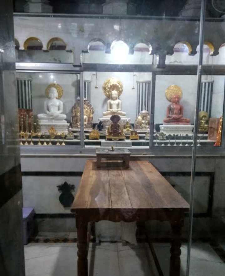 Shri 1008 Parshvnath Digamber Jain Mandir, Baheriya Sahni, District - Sagar (M.P.) image 1