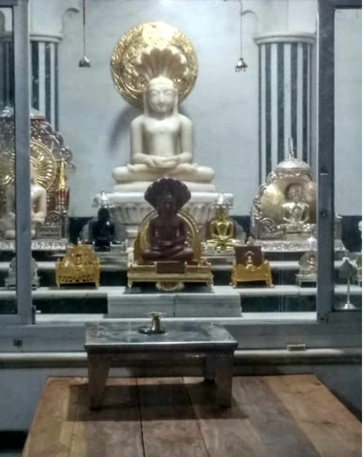 Shri 1008 Parshvnath Digamber Jain Mandir, Baheriya Sahni, District - Sagar (M.P.) image 2