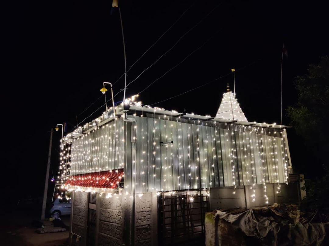 Shri 1008 Adinath Digamber Jain Mandir (Baitha Dev), Tumen, District - Ashoknagar (M.P.) main image