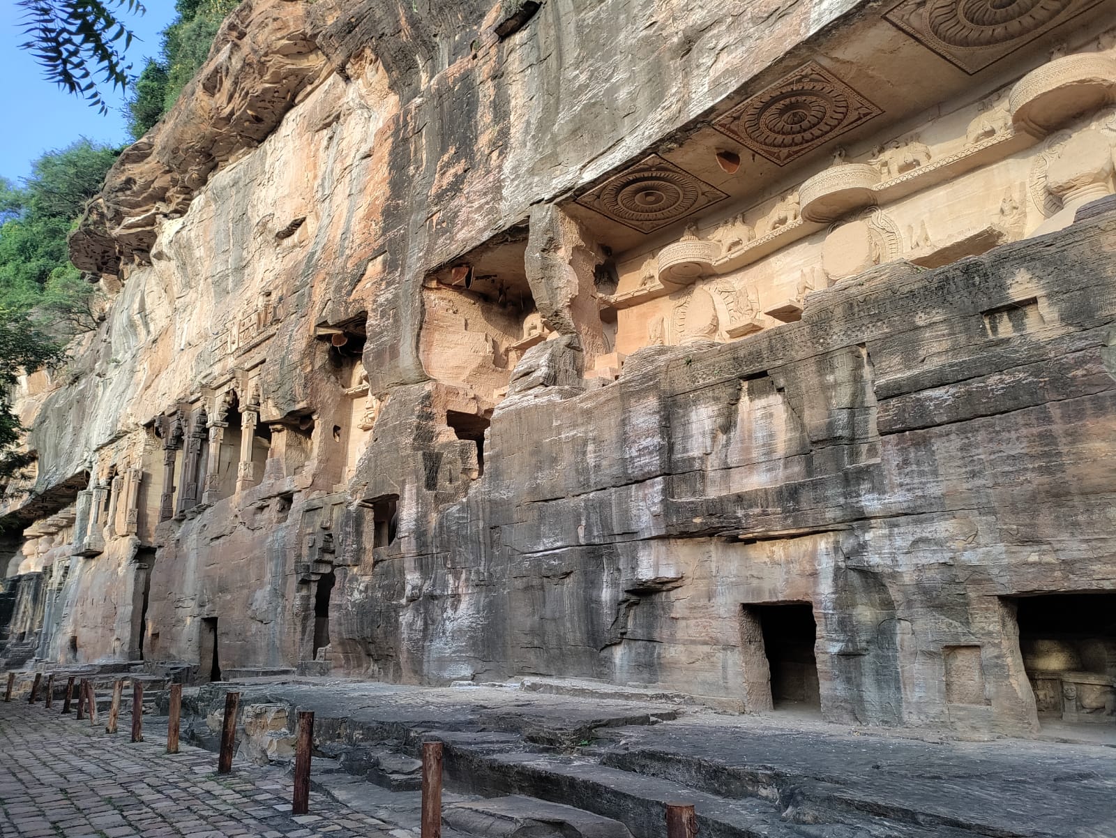 Shri Digamber Jain Siddh Kshetra Gopachal Parvat, Phoolbagh Road, Lashkar, Gwalior (M.P.) thumbnail 4