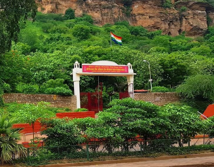 Shri Digamber Jain Siddh Kshetra Gopachal Parvat, Phoolbagh Road, Lashkar, Gwalior (M.P.) image 11