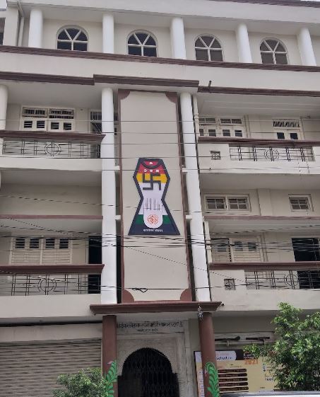 Shri Vardhman Shwetamber Sthanakwasi Jain Shravak Sangh, Mahaveer Bhavan, Imli Bazar, Rajwada, Indore (M.P.) image 2