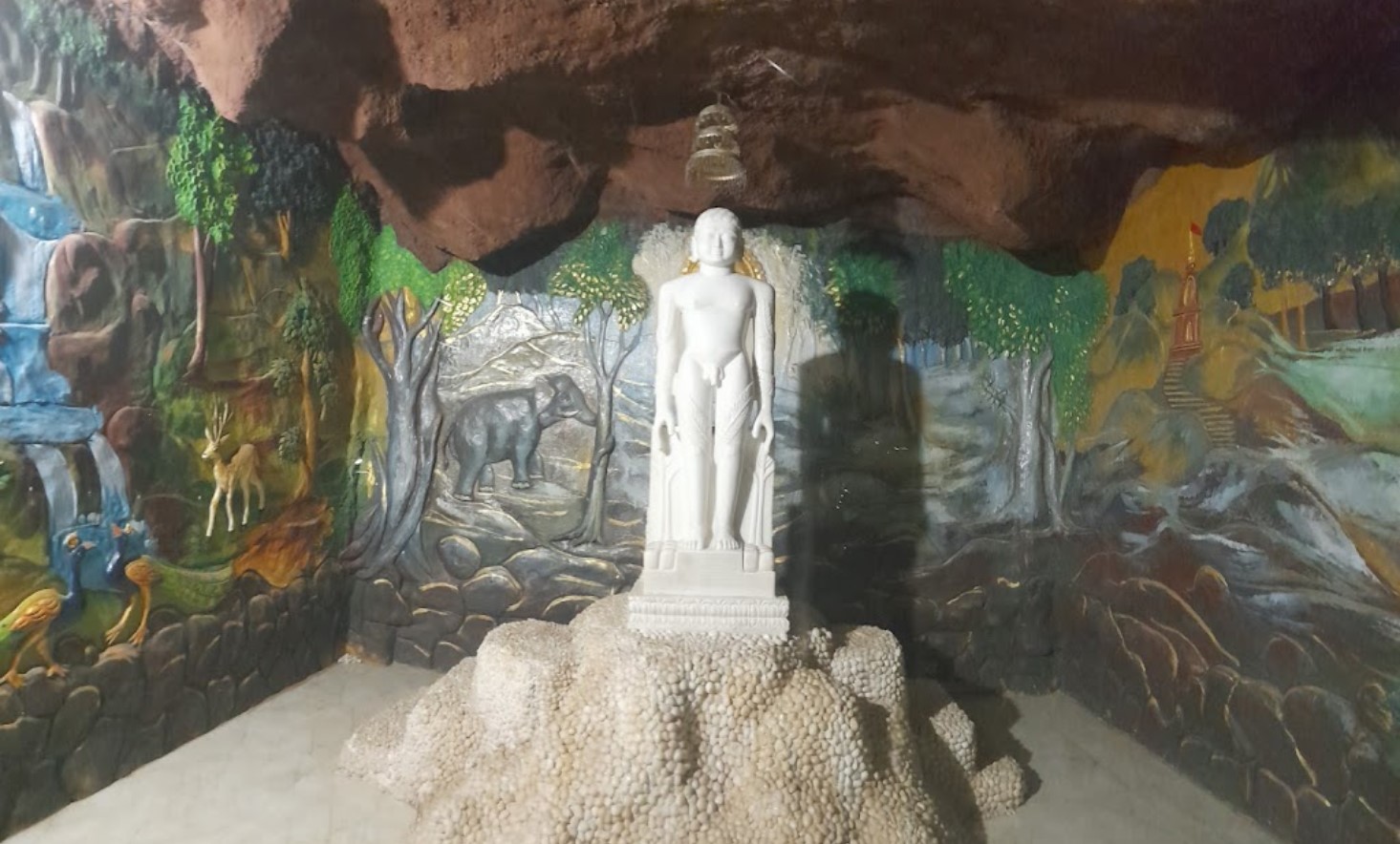 Shri 1008 Shantinath Digamber Jain Mandir, Kotma, District - Anuppur (M.P) image 3
