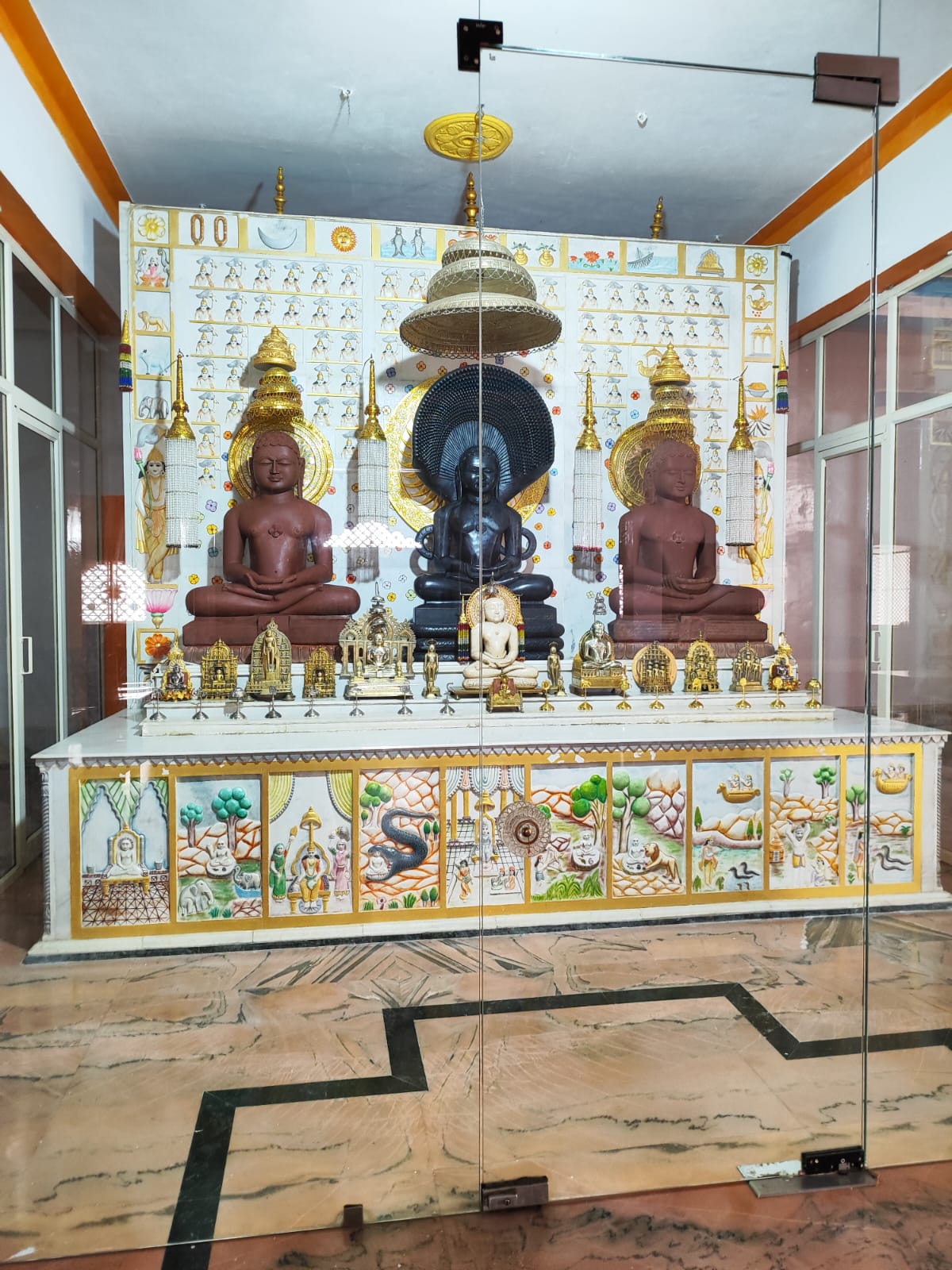 Shri 1008 Parshvnath Digamber Jain Mandir, Dhusarpura, Ganj Basoda, District - Vidisha (M.P.) thumbnail 4