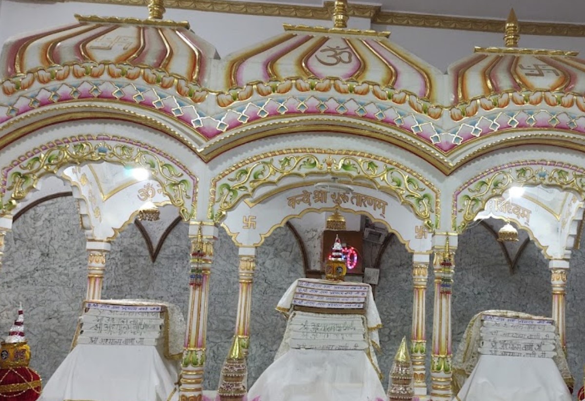 Shri Taaran Taran Digamber Jain Chaitalaya, Bareth Road, Ganj Basoda, District - Vidisha (M.P.) thumbnail 2