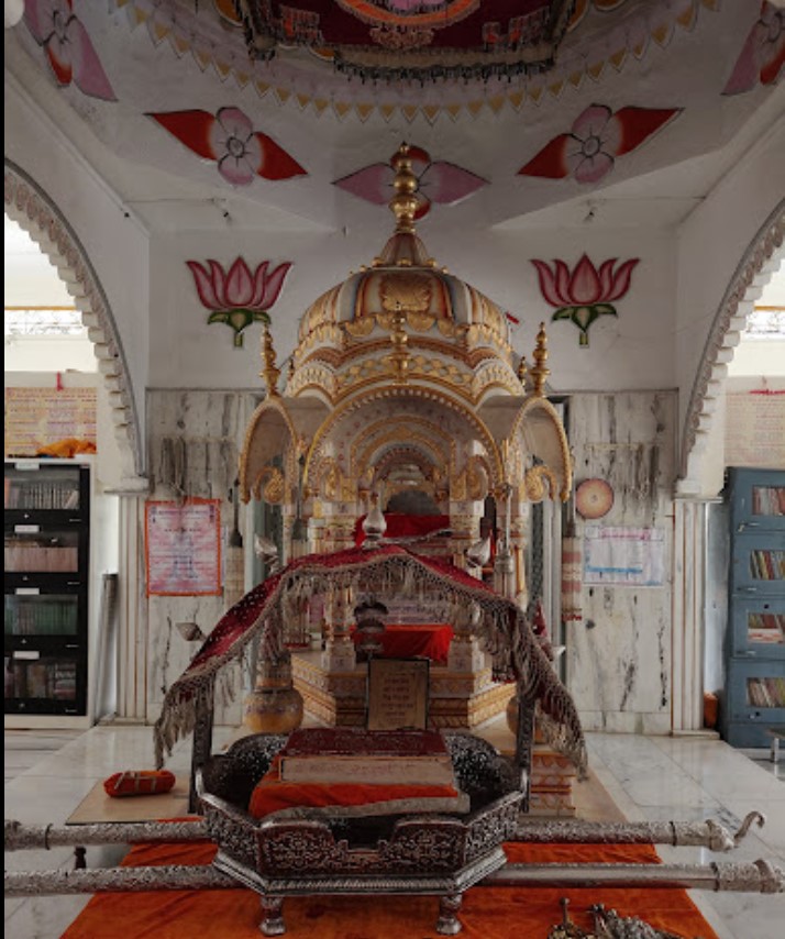 Shri Taaran Taran Digamber Jain Chaitalaya, Gandhi Chowk, Ganj Basoda, District - Vidisha (M.P.) image 1