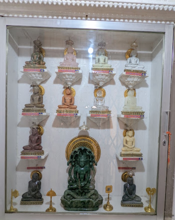 Digamber Jain Shri 1008 Chintaharan Parshv Tirth, Uday Nagar, Ujrond, Patan Road, District - Jabalpur (M.P.) thumbnail 4