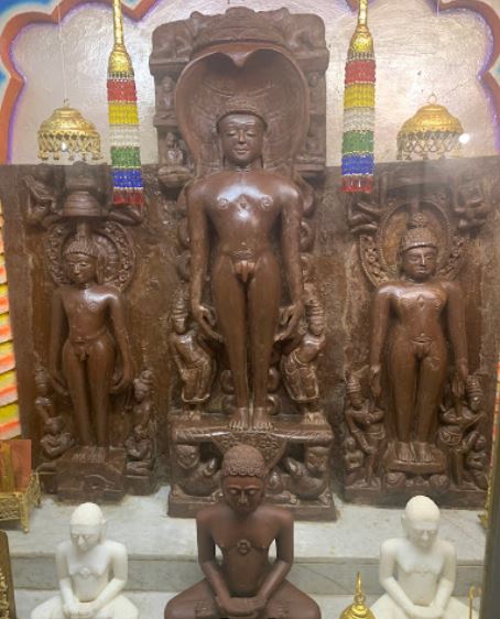 Shri 1008 Ekphani Parshvnath Digambar Jain Mandir Atishaya Kshetra, Muhandra, District - Panna (M.P.) image 2