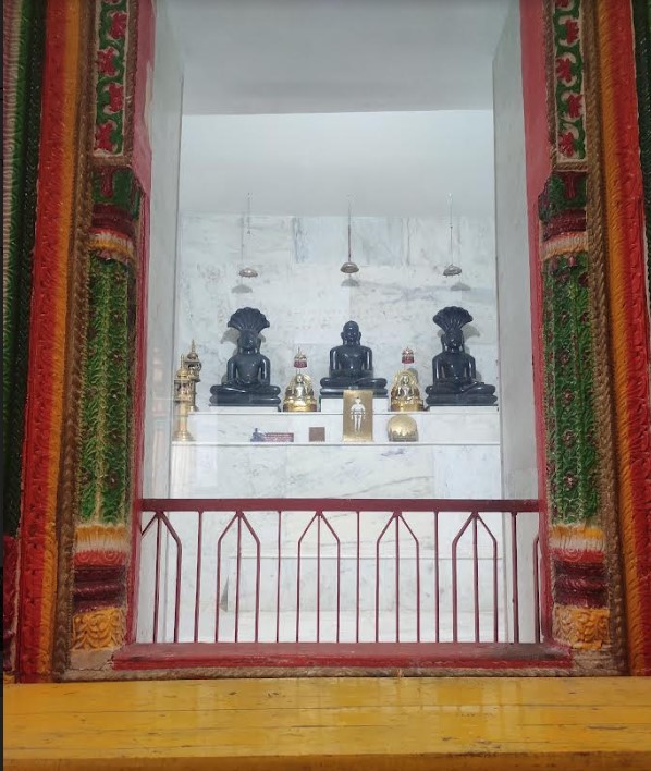 Shri Adinath Digamber Jain Mandir (Ghati ka), Bada Bazar, Sagar (M.P.) thumbnail 5