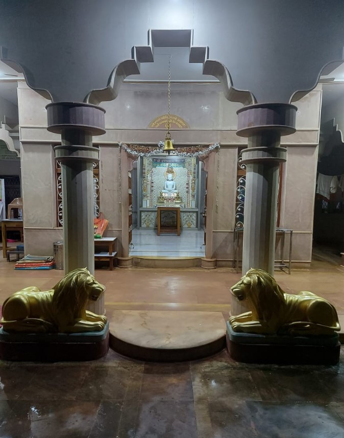 Shri Shantinath Digamber Jain Mandir, Narendra Nagar, Shivpuri (M.P.) image 2