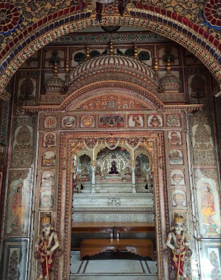 Shri Chintamani Parshvnath Shwetamber Jain Mandir, Daulat Ganj, Sarafa Bazar, Gwalior (M.P.) image 2