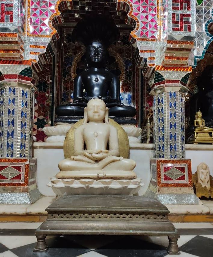 Shri 1008 Parshvnath Digamber Jain Mandir, Malhar Garh, District - Ashoknagar (M.P.) image 5