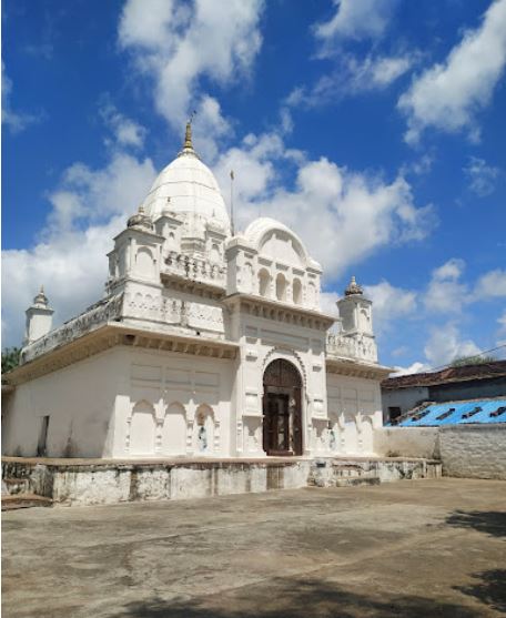 Shri 1008 Chandraprabhu Digamber Jain Mandir Niwar Ji, Nibar, District - Chhatarpur (M.P.) image 2