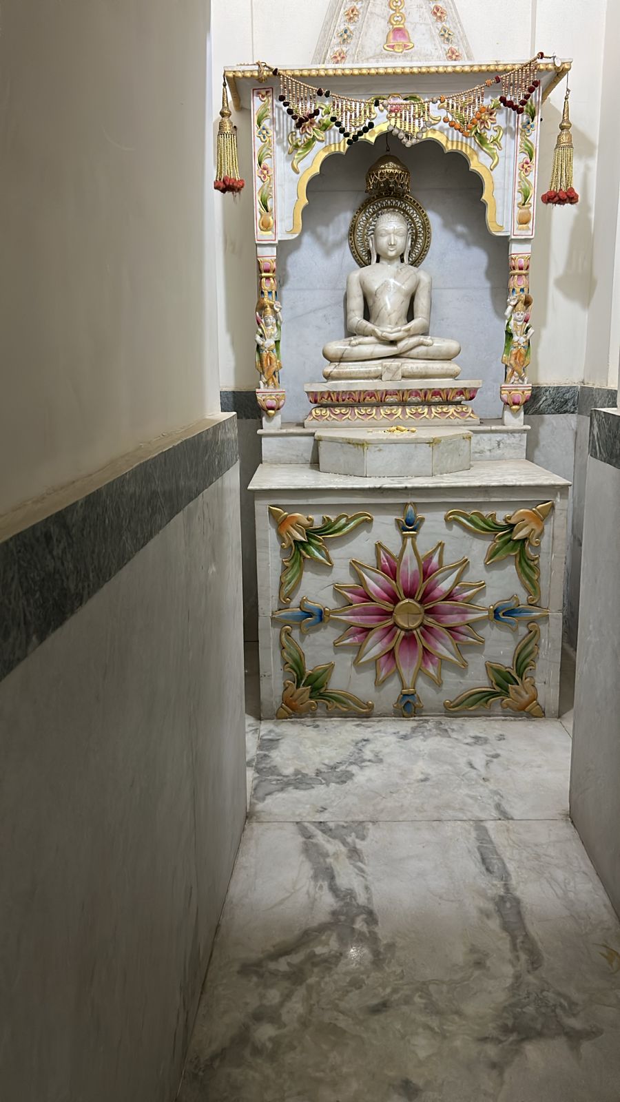 Shri 1008 Ajitnath Digamber Jain Mandir, Talhati Mandir No. 6, Sonagiri, Sinawal, District - Datia (M.P.) image 4