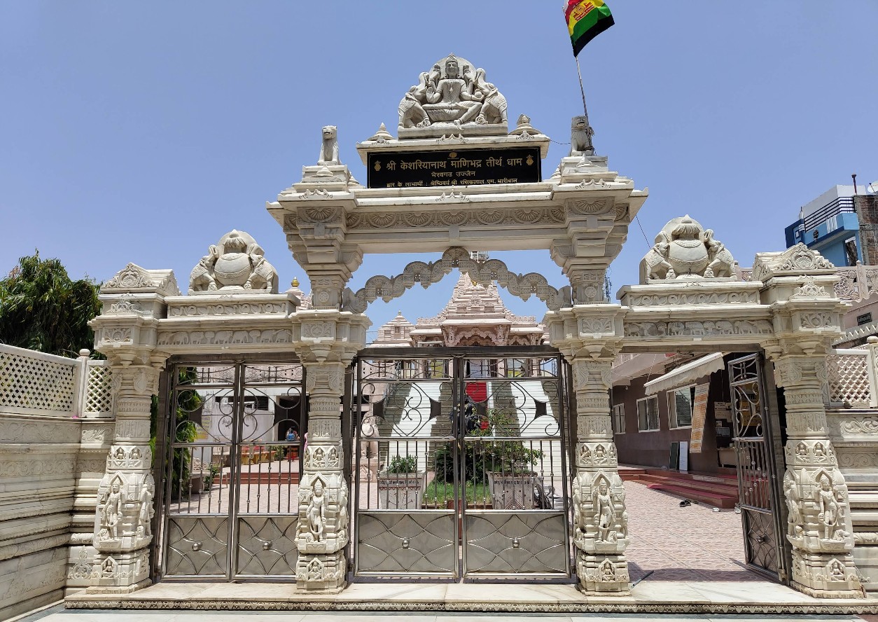 Shri Kesariyanath Manibhadra Yakshraj Jain Tirth, Manak Chowk, Bhairavgarh, Ganesh Nagar, Ujjain (M.P.) main image