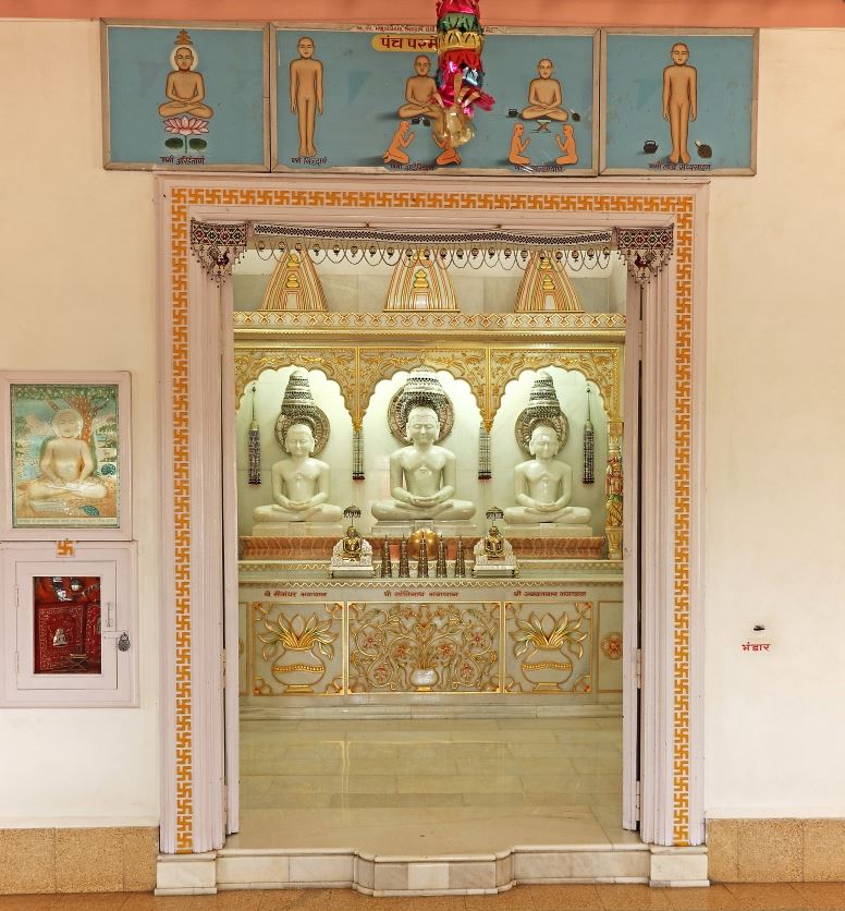 Shri 1008 Bhagwan Shri Shantinath Digamber Jain Mandir, Gondal, District - Rajkot (Gujarat) image 4