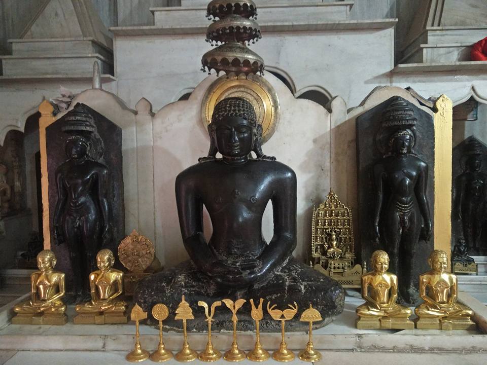 1008 Shri Neminath Digamber Jain Mandir Atishaya Kshetra, Main Road, Borgaon Manju, District. – Akola (Maharashtra) thumbnail 2