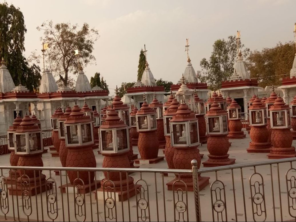Shri Parshvnath Digamber Jain Mandir, Bedhiya,  District-Panchmahal (Gujarat) image 2