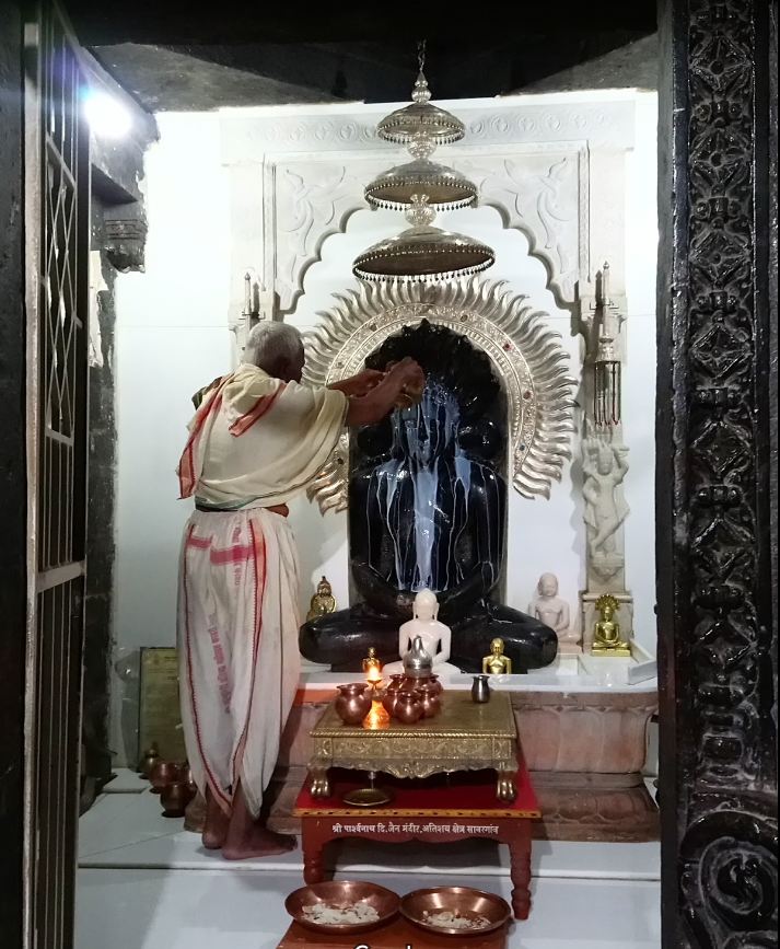 Shri 1008 Parshvnath Digambar Jain Mandir Atishaya Kshetra, Sawargaon (Koti), District - Osmanabad (Maharashtra) image 5