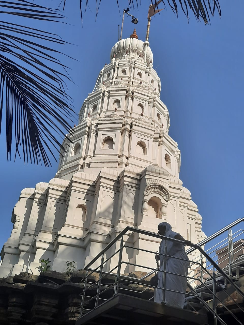 Shri 1008 Parshvnath Digambar Jain Mandir Atishaya Kshetra, Sawargaon (Koti), District - Osmanabad (Maharashtra) image 8