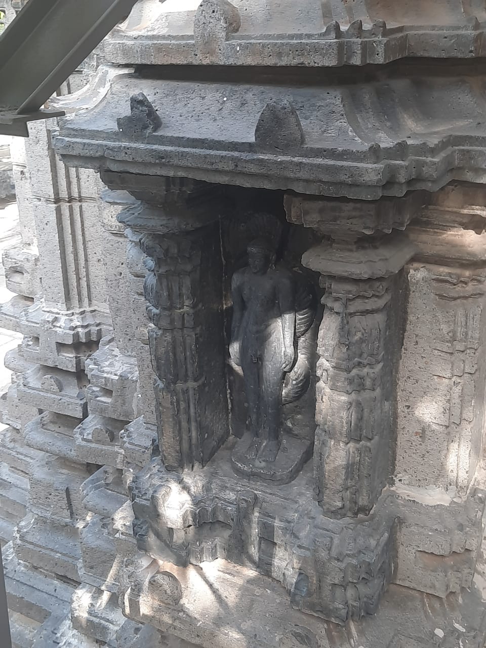 Shri 1008 Parshvnath Digambar Jain Mandir Atishaya Kshetra, Sawargaon (Koti), District - Osmanabad (Maharashtra) image 17