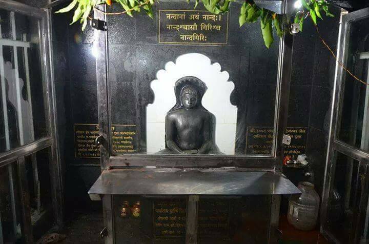 Nandgiri Atishay Kshetra. Praswanath Digambar Jain Gumpha Mandir, Nandgiri (Fort Kalyangadh), Dhumalwadi, District - Satara (Maharashtra) main image