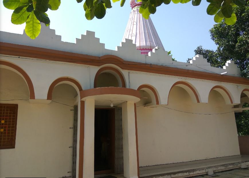 Shri 1008 Chandraprabhu Digambar Jain Mandir, Omerga (Umarga), District-Osmanabad (Maharashtra) image 3