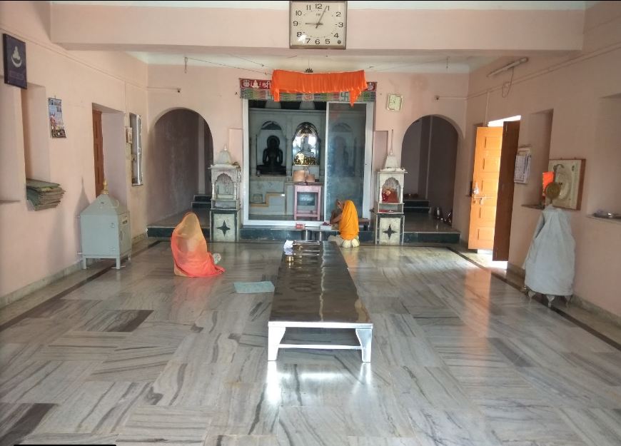 Shri 1008 Chandraprabhu Digambar Jain Mandir, Omerga (Umarga), District-Osmanabad (Maharashtra) image 6