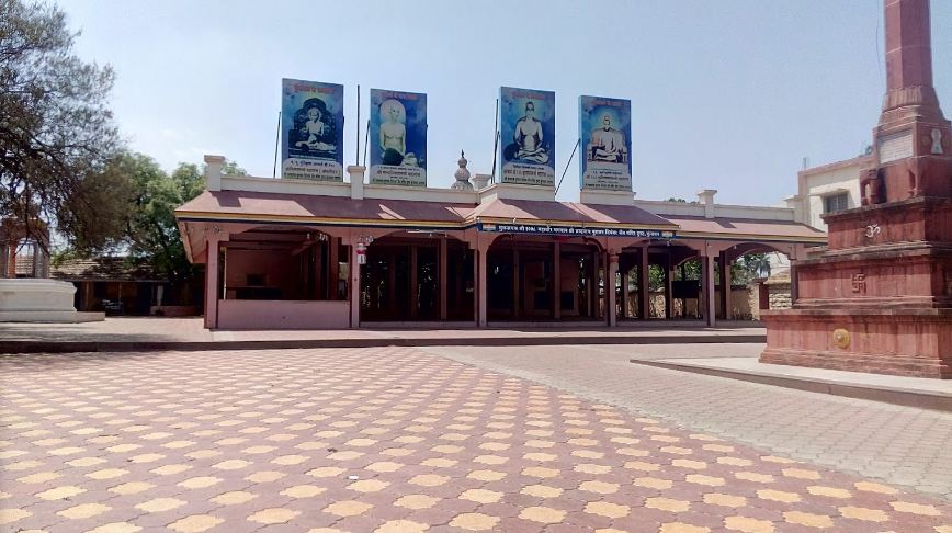 Shri Brahmnath Puratan Digamber Jain  Mandir, Kunjvan, Udgaon, District-Kolhapur (Mahrashtra) image 4