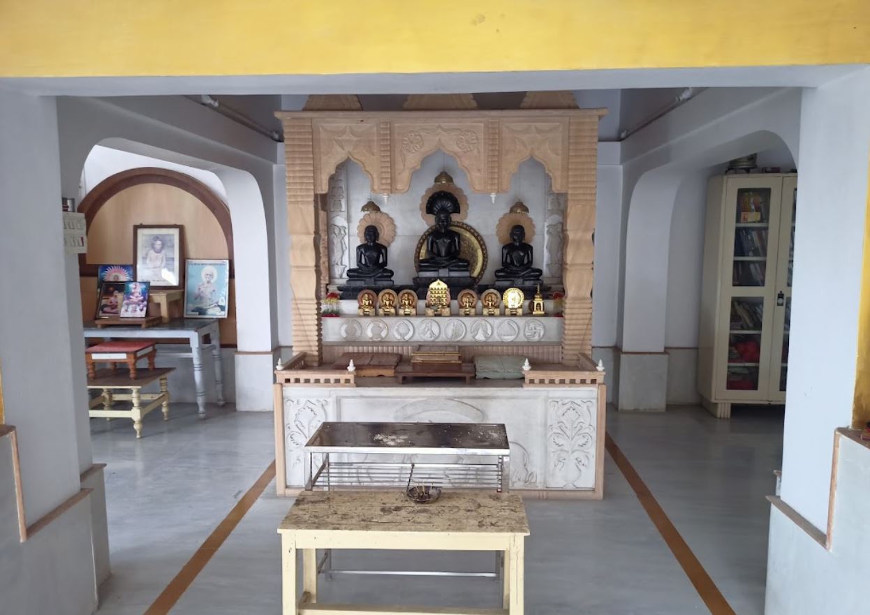 Shri Navkhand Padmawati and Shri 1008 Parshvnath Digamber Jain Mandir, Sindhi Meghe, Wardha (Maharashtra) image 6