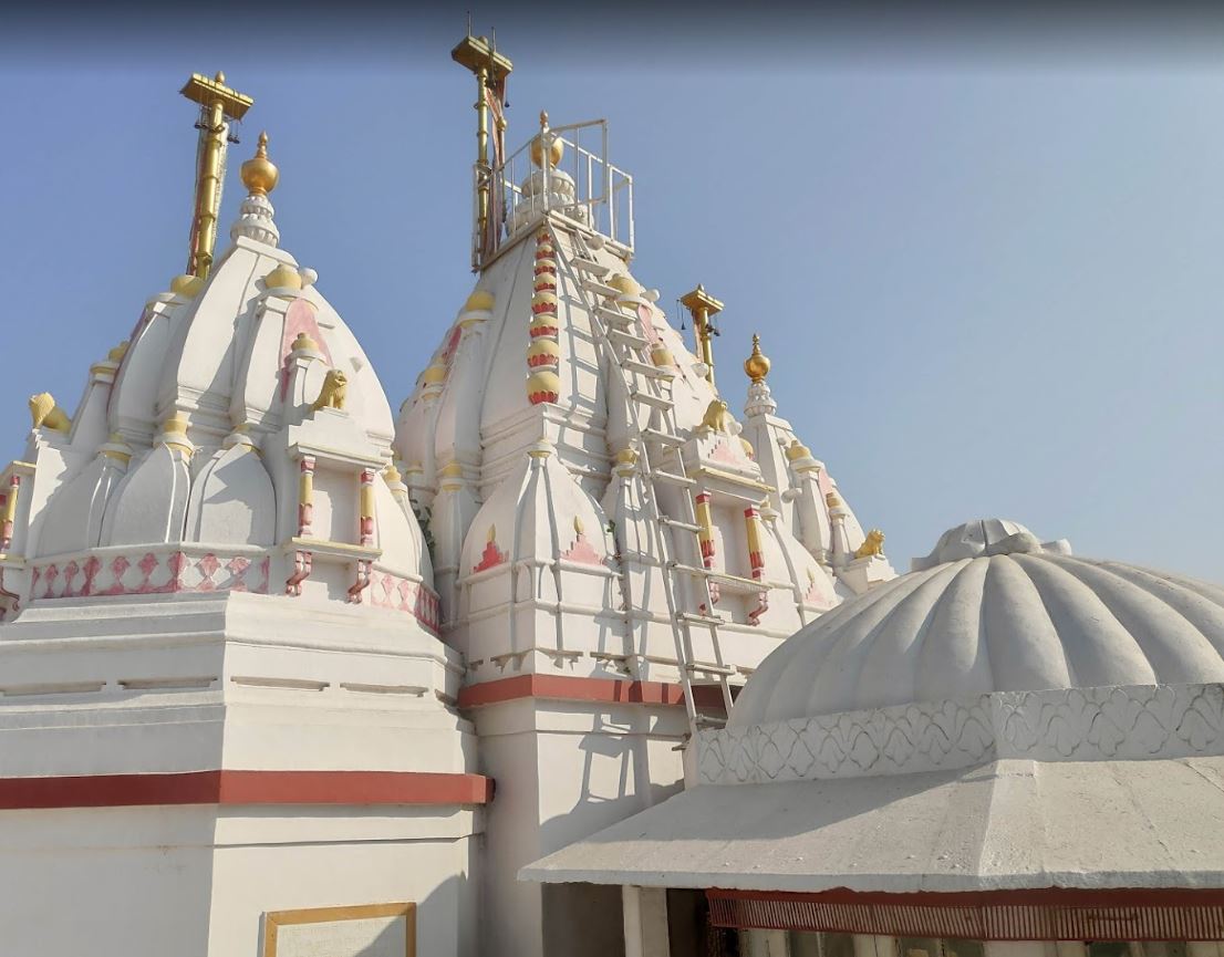 Shri Godiji Parshvnath Shwetamber Jain Tirth, Gujratipurah, Balapur, District - Akola (Maharashtra) image 2