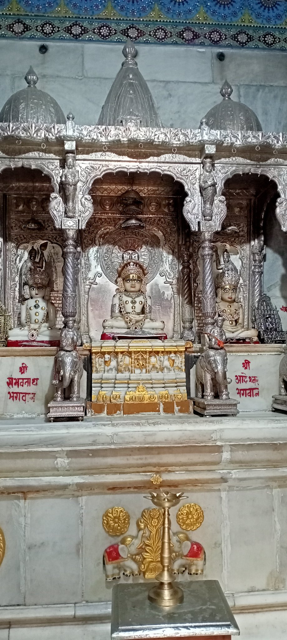 Shri Godiji Parshvnath Shwetamber Jain Tirth, Gujratipurah, Balapur, District - Akola (Maharashtra) thumbnail 5