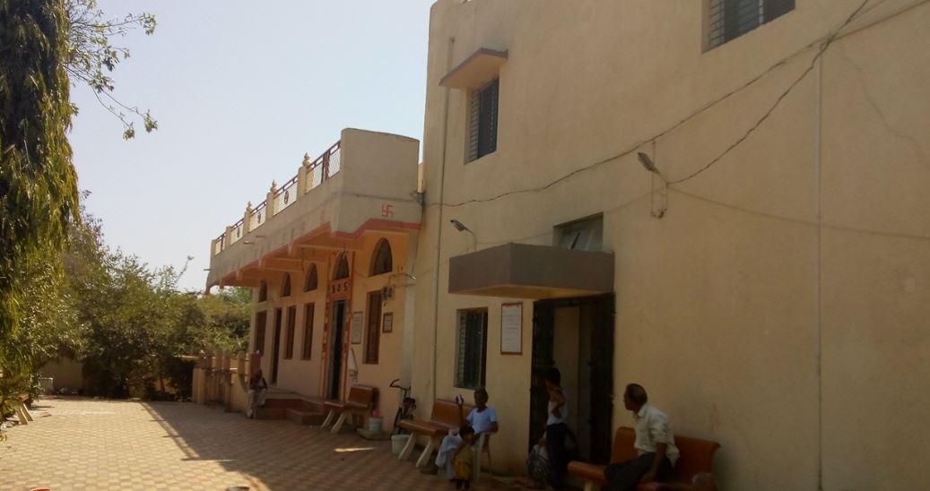 Shri Shantinath Digamber Jain Mandir, Paratwada, District-Amravati (Maharashtra) image 2