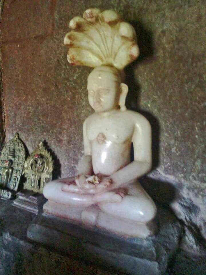 Shri 1008 Bhagwan Parshvnath Digambar Jain Mandir, Tadsar, District-Sangli (Maharashtra) image 2