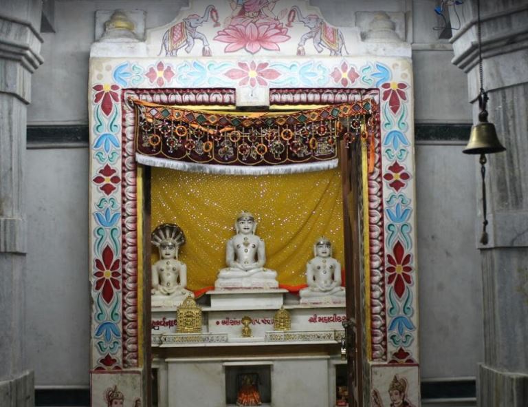 Shri Sambhavnath Jain Shwetamber Mandir,  Vitthalwadi, Ulhasnagar, District-Thane (Maharashtra) image 1