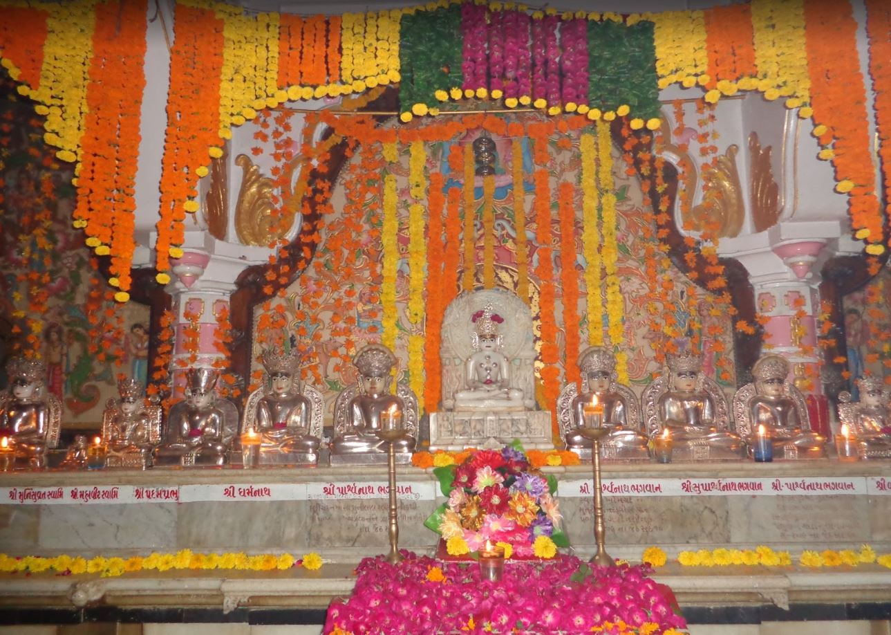 Shri Rishabdev Swami Jain Mandir, Vejalpur, Katopor Bazar, Bharuch (Gujarat) image 1