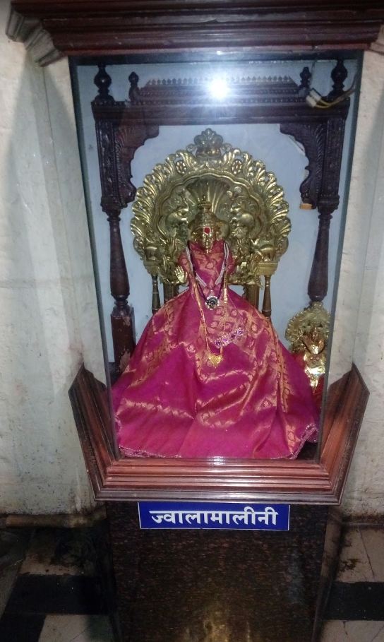 Shri Parshvnath Digamber Manstambh Jin Mandir, Papachi Tikati, Kolhapur (Maharashtra) image 9