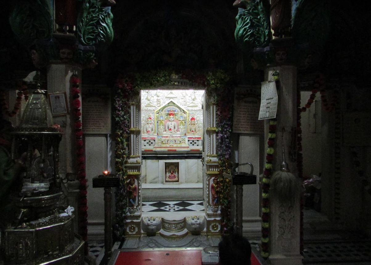 Shri Shantinath Jain Derasar KDO, Parola, District-Jalgaon (Mahrashtra) image 5