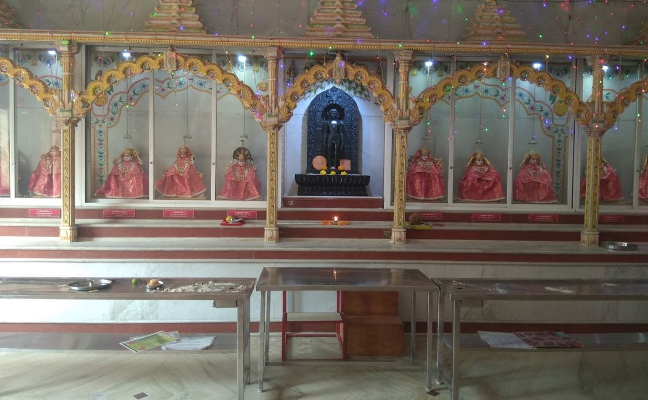 Shri 1008 Sarvatobhadra  Parshvnath Bhagwan and 12 Kuldevi Mata Mandir, Karanpura, Chhatrapati Sambhajinagar (Maharashtra) image 3