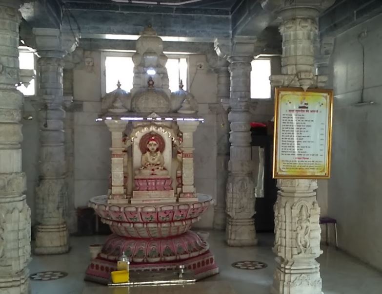Shri Jindutt Suri Jain Shwetamber Dadawadi, Budhavar Peth, Solapur (Maharashtra) image 3
