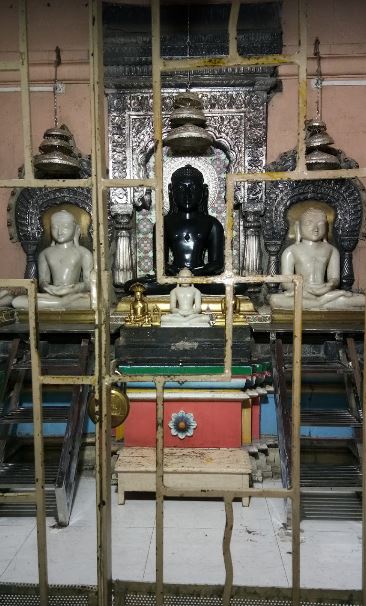 Shri Adinath Maharaj Digamber Jain Mandir, Shukrawar Peth, Guruwar Peth, Solapur (Maharashtra) image 5
