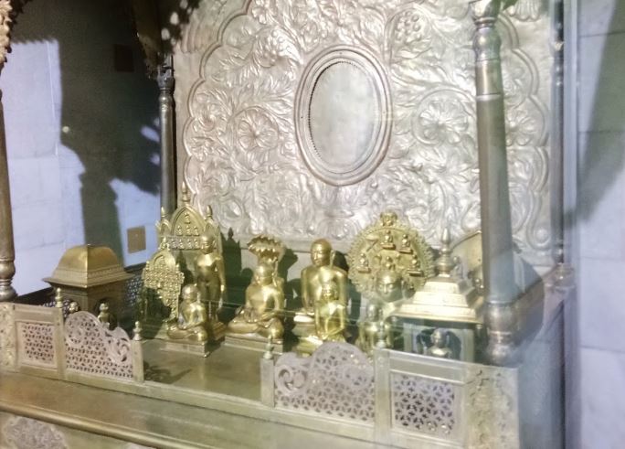 Shri Adinath Maharaj Digamber Jain Mandir, Shukrawar Peth, Guruwar Peth, Solapur (Maharashtra) image 6