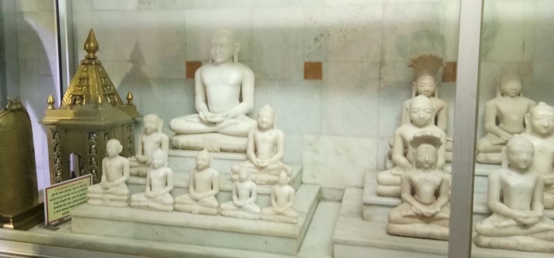Shri Adinath Maharaj Digamber Jain Mandir, Shukrawar Peth, Guruwar Peth, Solapur (Maharashtra) image 7