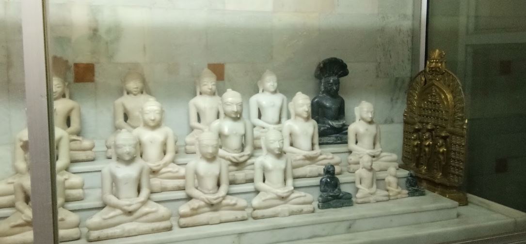 Shri Adinath Maharaj Digamber Jain Mandir, Shukrawar Peth, Guruwar Peth, Solapur (Maharashtra) image 8