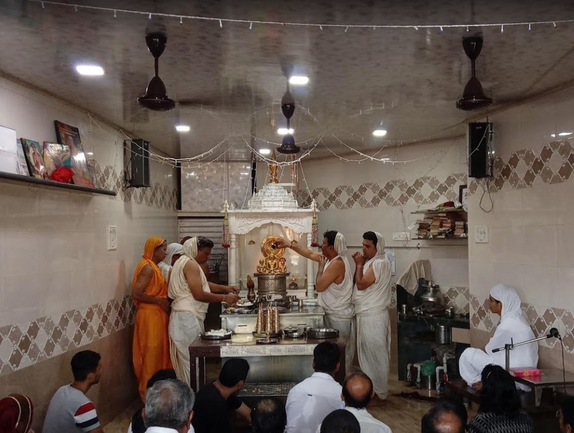 Shri 1008 Shri Atishaya Padamprabhu Sakal Digamber Jain Mandir,  Govandi East, Mumbai (Maharashtra) image 3