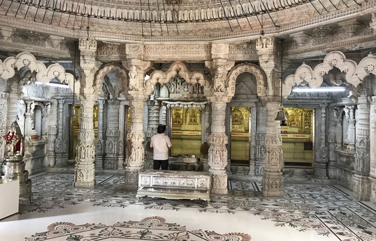 Adeshwar Maharaj Panch Dasha Oswal Sirohiya Gotiwala Temple, Shukrawar Peth, Pune (Maharashtra) image 3