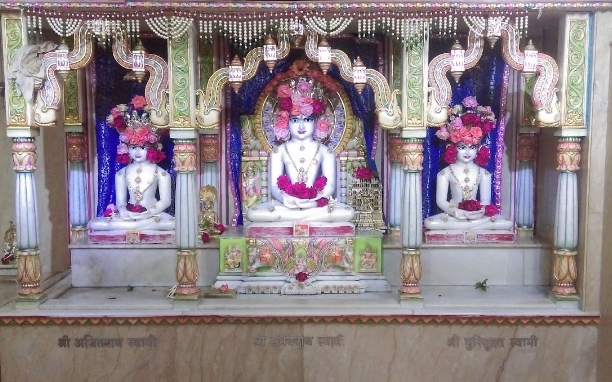 Shri Achalgach Sambhavnath Jain Derasar, Shaniwar Peth, Pune (Maharashtra) image 2