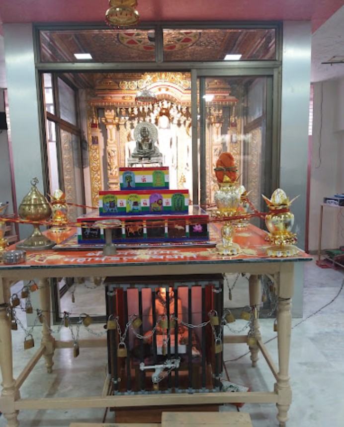 Shri 1008 Shantinath Digamber Jain Mandir, Dhanlaxmi Society, Soni ni chali, Odhav, Ahmedabad (Gujarat) image 4