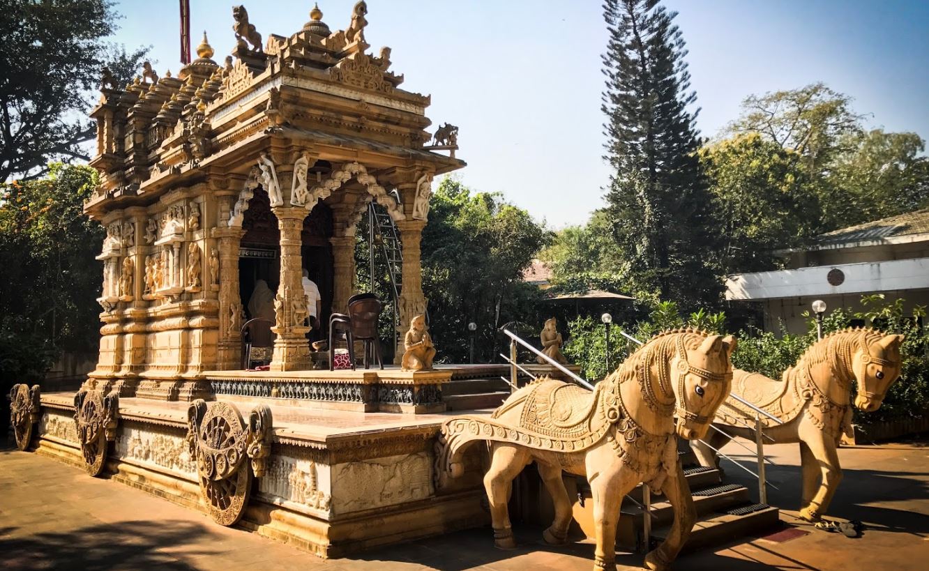 Shri Sambhavnath Bhagwan Jain Shwetamber Mandir, (Rath Mandir), Camp, Pune (Maharashtra) image 1
